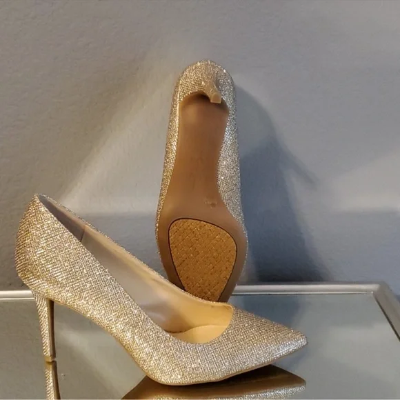 BEAUTIFUL JESSICA SIMPSON HEELS - Picture 4 of 6
